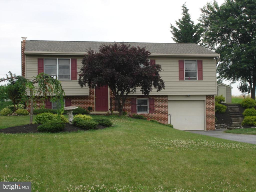 179 Bomberger Road Lititz, PA 17543 - Photo 2 of 32