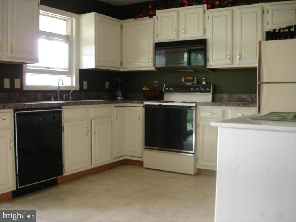 179 Bomberger Road Lititz, PA 17543 - Photo 16 of 32