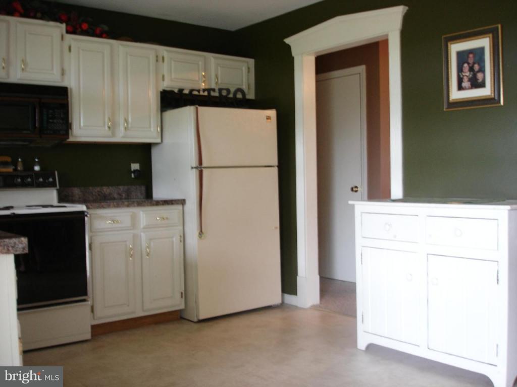 179 Bomberger Road Lititz, PA 17543 - Photo 17 of 32