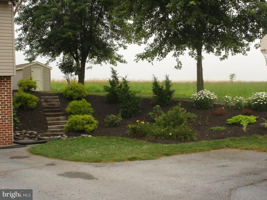 179 Bomberger Road Lititz, PA 17543 - Photo 5 of 32