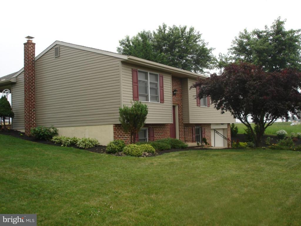 179 Bomberger Road Lititz, PA 17543 - Photo 6 of 32