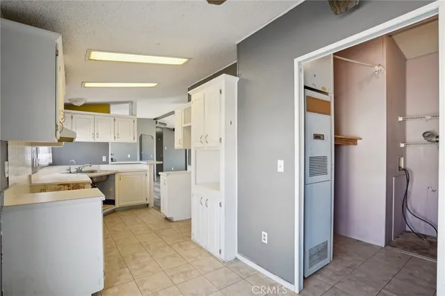 $325,000 | 11330 Lakeview Avenue, Lucerne Valley, CA 92356