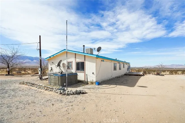 $325,000 | 11330 Lakeview Avenue, Lucerne Valley, CA 92356