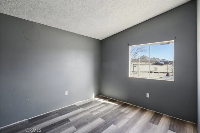 $325,000 | 11330 Lakeview Avenue, Lucerne Valley, CA 92356