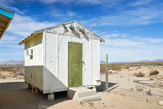 $325,000 | 11330 Lakeview Avenue, Lucerne Valley, CA 92356