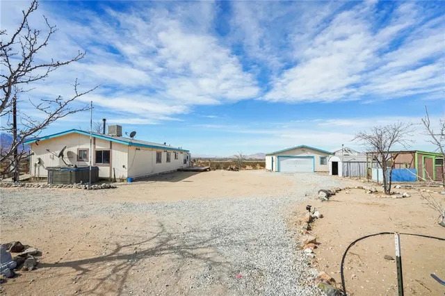 $325,000 | 11330 Lakeview Avenue, Lucerne Valley, CA 92356