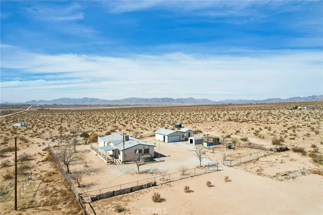 $325,000 | 11330 Lakeview Avenue, Lucerne Valley, CA 92356