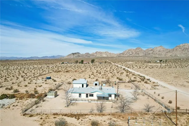 $325,000 | 11330 Lakeview Avenue, Lucerne Valley, CA 92356