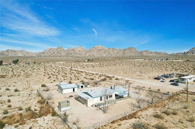 $325,000 | 11330 Lakeview Avenue, Lucerne Valley, CA 92356