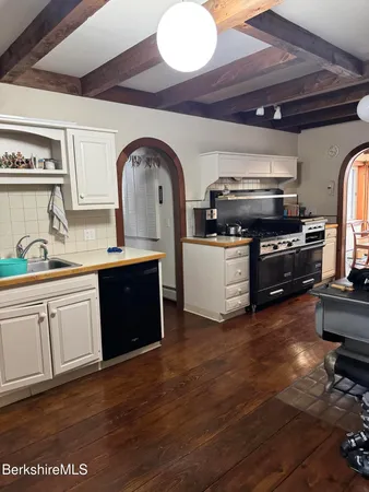 $799,000 | 1131 Norfolk Road, New Marlborough, MA 01259