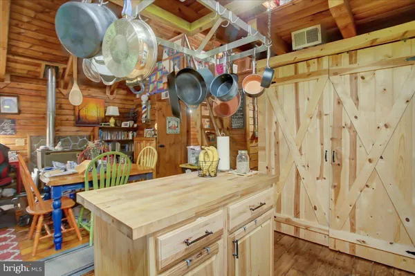 a view of a workspace with furniture