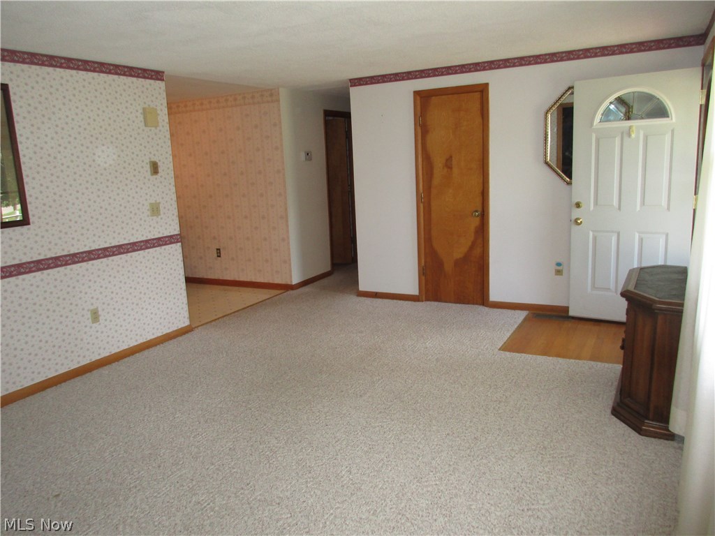 28599 Torch Road Coolville, OH 45723 - Photo 5 of 31 Living Room