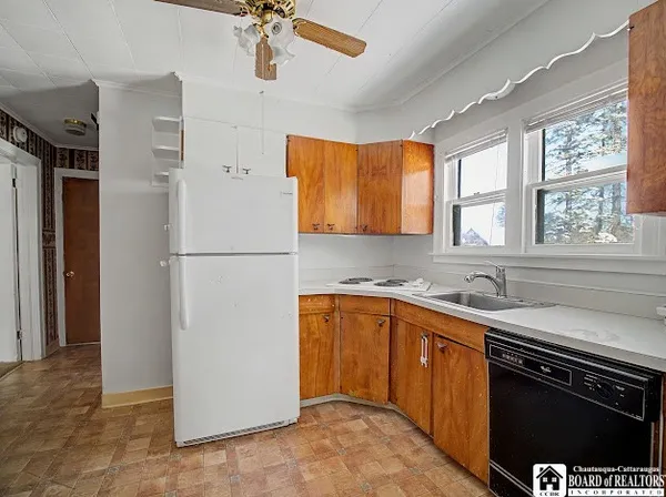 $99,900 | 7 North Alleghany Avenue, Ellicott, NY 14701