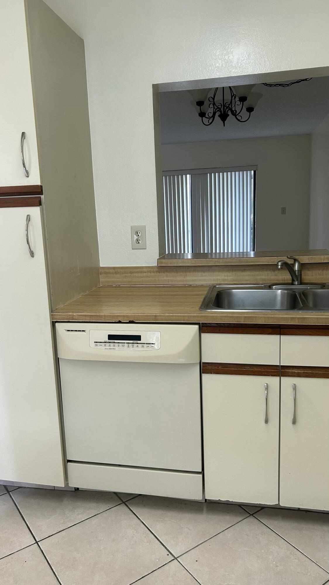 21950 Soundview Terrace, Unit 105 Boca Raton, FL 33433 - Photo 4 of 14 5