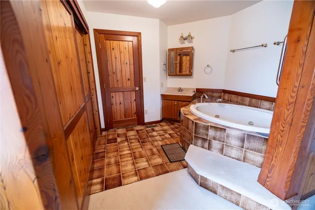 $485,000 | 6 Orchard Loop South, Tonasket, WA 98855