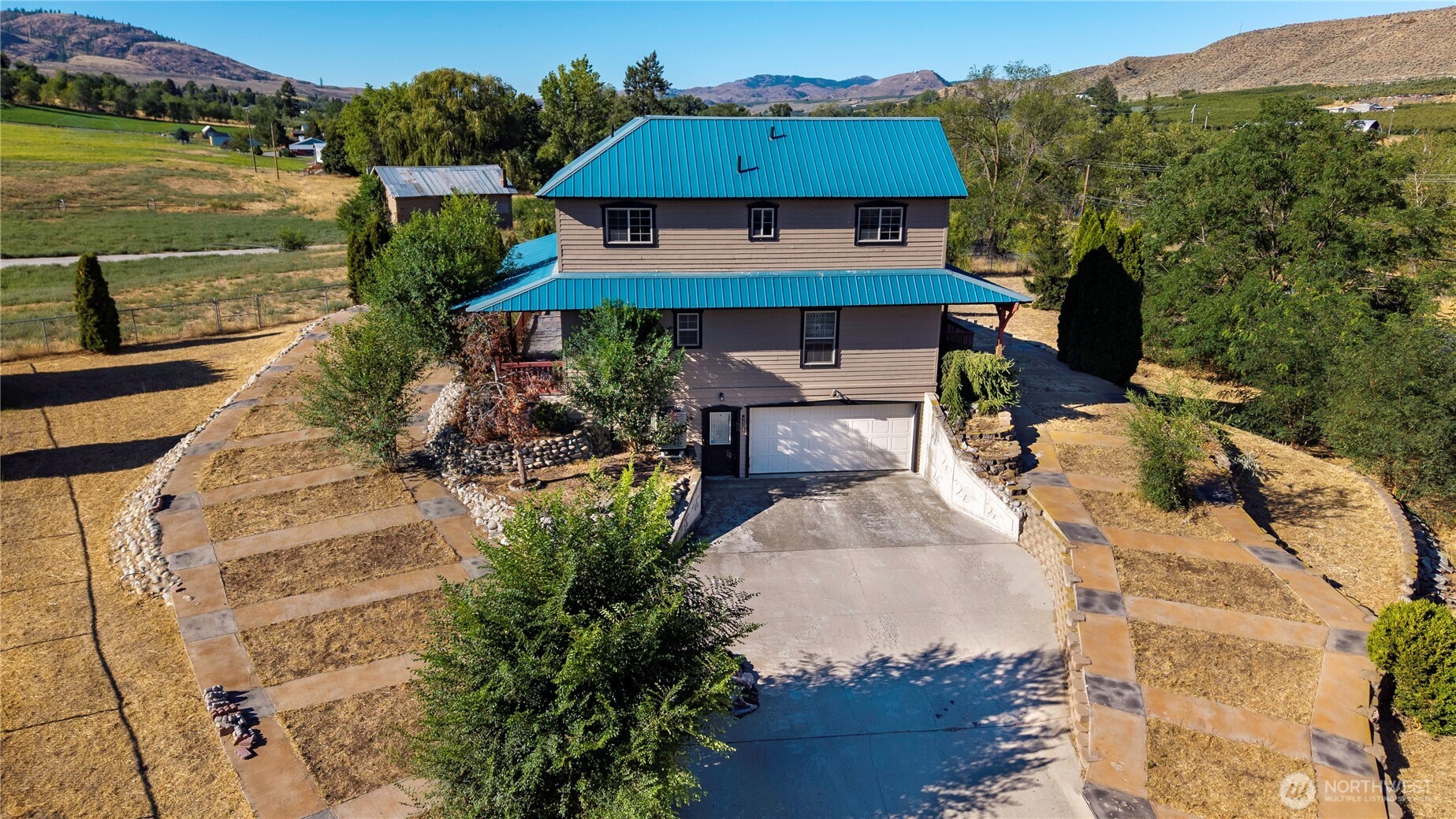 6 Orchard Loop South Tonasket, WA 98855 - Photo 2 of 26