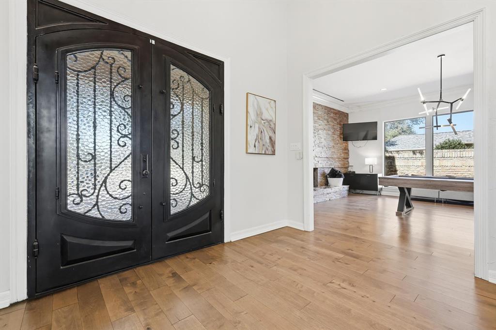 5806 Bent Trail Dallas, TX 75248 - Photo 2 of 32