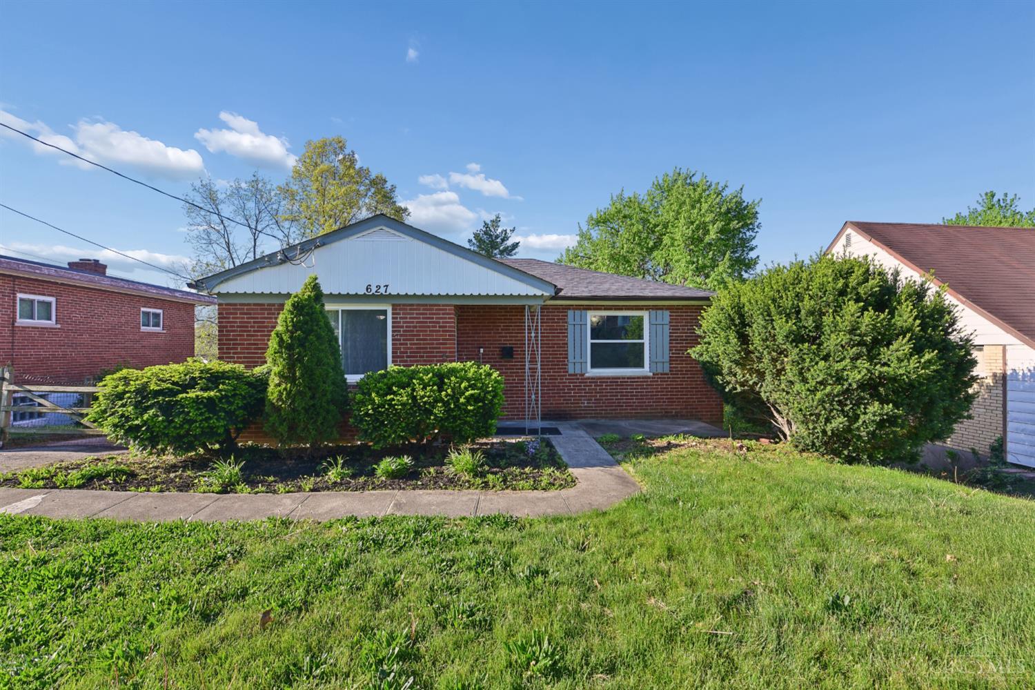 627 Roebling Road Cincinnati, OH 45238 - Photo 3 of 53
