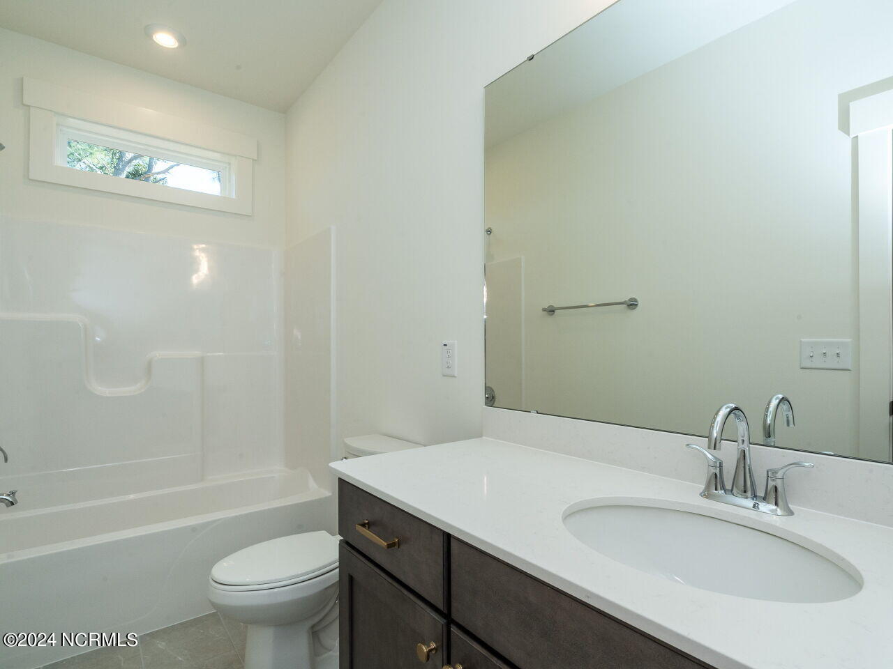 331 Braden Road Southern Pines, NC 28387 - Photo 14 of 29 016-1280x960-first-floor-full-bath
