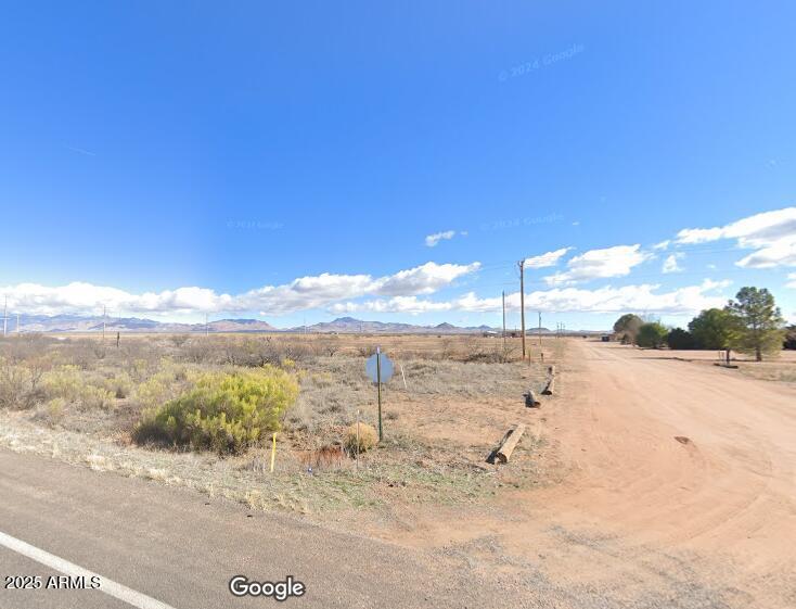 5886 West Howell Road, Unit 13 AND 20 Willcox, AZ 85643 - Photo 8 of 29 a view of an ocean beach