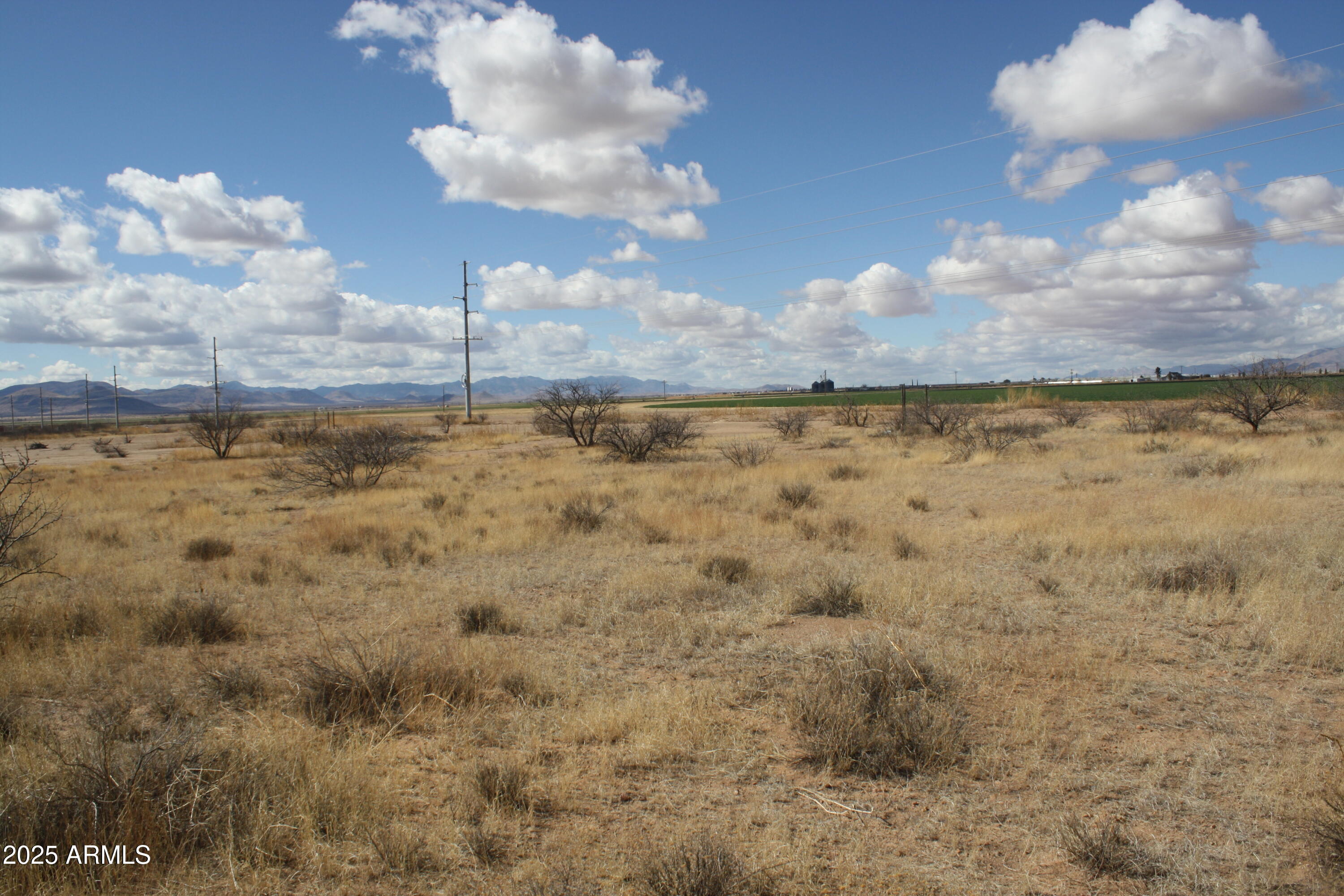 5886 West Howell Road, Unit 13 AND 20 Willcox, AZ 85643 - Photo 9 of 29 a view of a lake