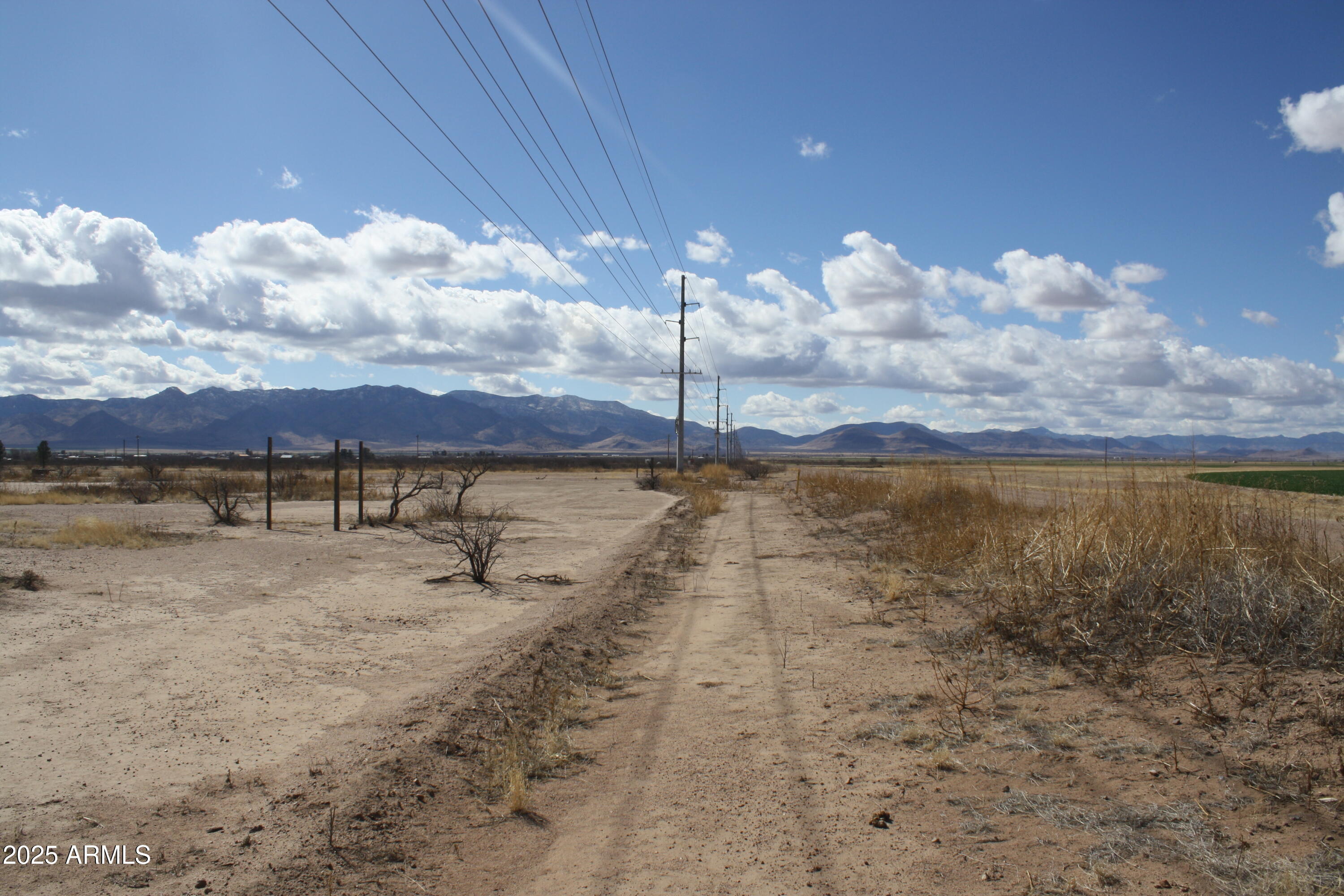 5886 West Howell Road, Unit 13 AND 20 Willcox, AZ 85643 - Photo 10 of 29 a view of a lake