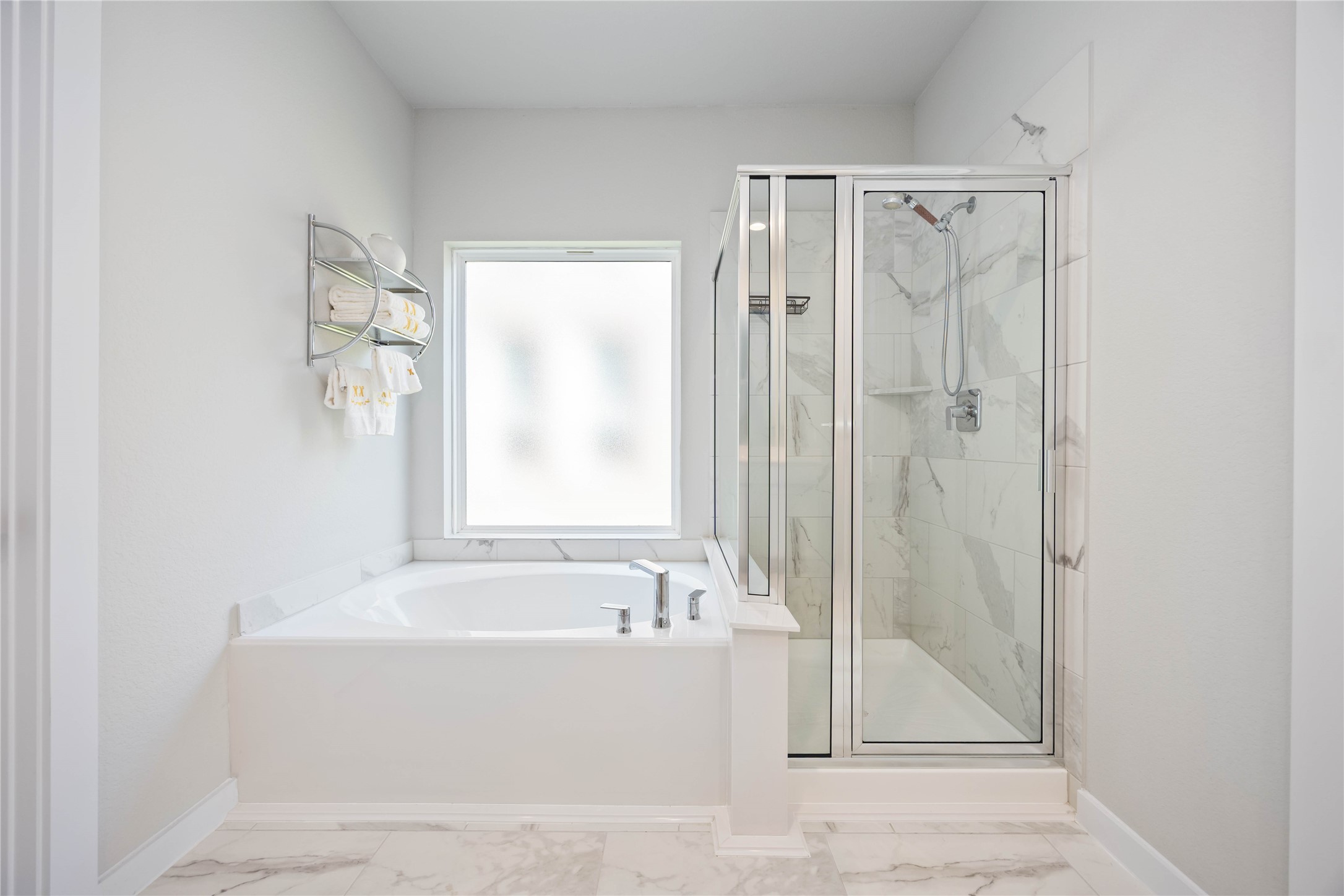 15038 Timberson Rdg Lane Houston, TX 77090 - Photo 20 of 29 a white bath tub sitting next to a shower
