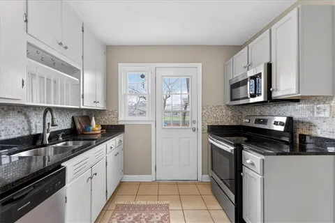 $270,000 | 5048 Canterbury, Roeland Park, KS 66205