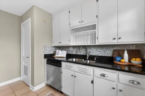 $270,000 | 5048 Canterbury, Roeland Park, KS 66205