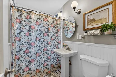 $270,000 | 5048 Canterbury, Roeland Park, KS 66205