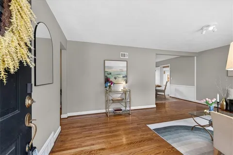 $270,000 | 5048 Canterbury, Roeland Park, KS 66205