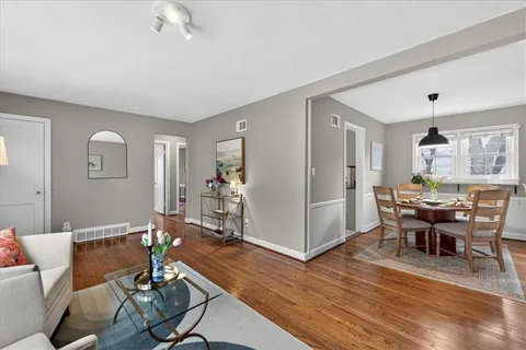 $270,000 | 5048 Canterbury, Roeland Park, KS 66205