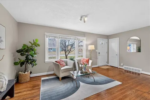 $270,000 | 5048 Canterbury, Roeland Park, KS 66205