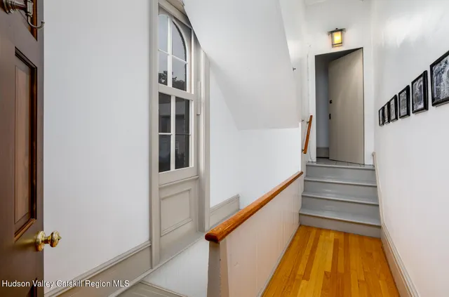 a view of entryway with a front door