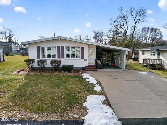 $285,000 | 32 Dover Drive, Colonie, NY 12110