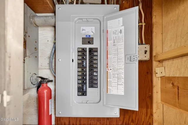 $285,000 | 32 Dover Drive, Colonie, NY 12110