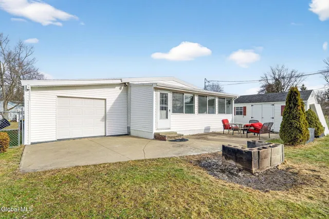 $285,000 | 32 Dover Drive, Colonie, NY 12110