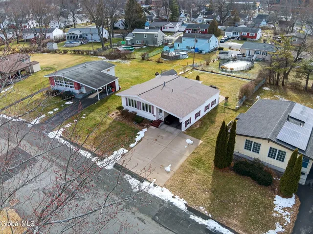 $285,000 | 32 Dover Drive, Colonie, NY 12110