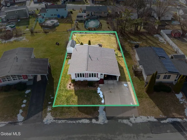 $285,000 | 32 Dover Drive, Colonie, NY 12110