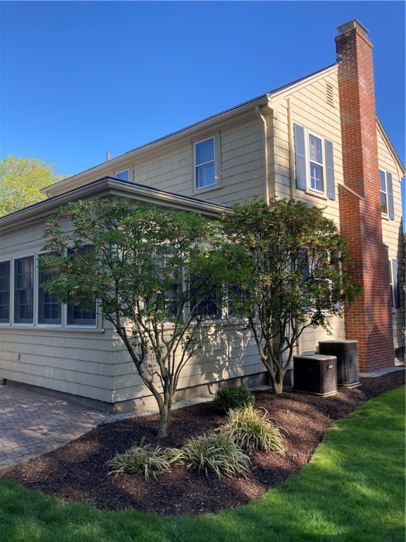 33 Cormier Road Lincoln, RI 02865 - Photo 4 of 27 Gallery Image 4