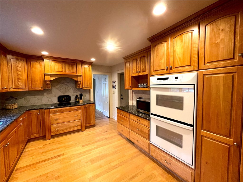 33 Cormier Road Lincoln, RI 02865 - Photo 10 of 27 Gallery Image 10