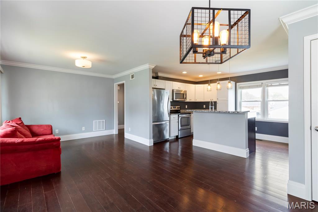3438 Ashby Road St. Ann, MO 63074 - Photo 4 of 13