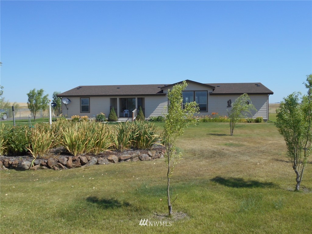 2260 East Wellsandt Road Ritzville, WA 99169 - Photo 1 of 23