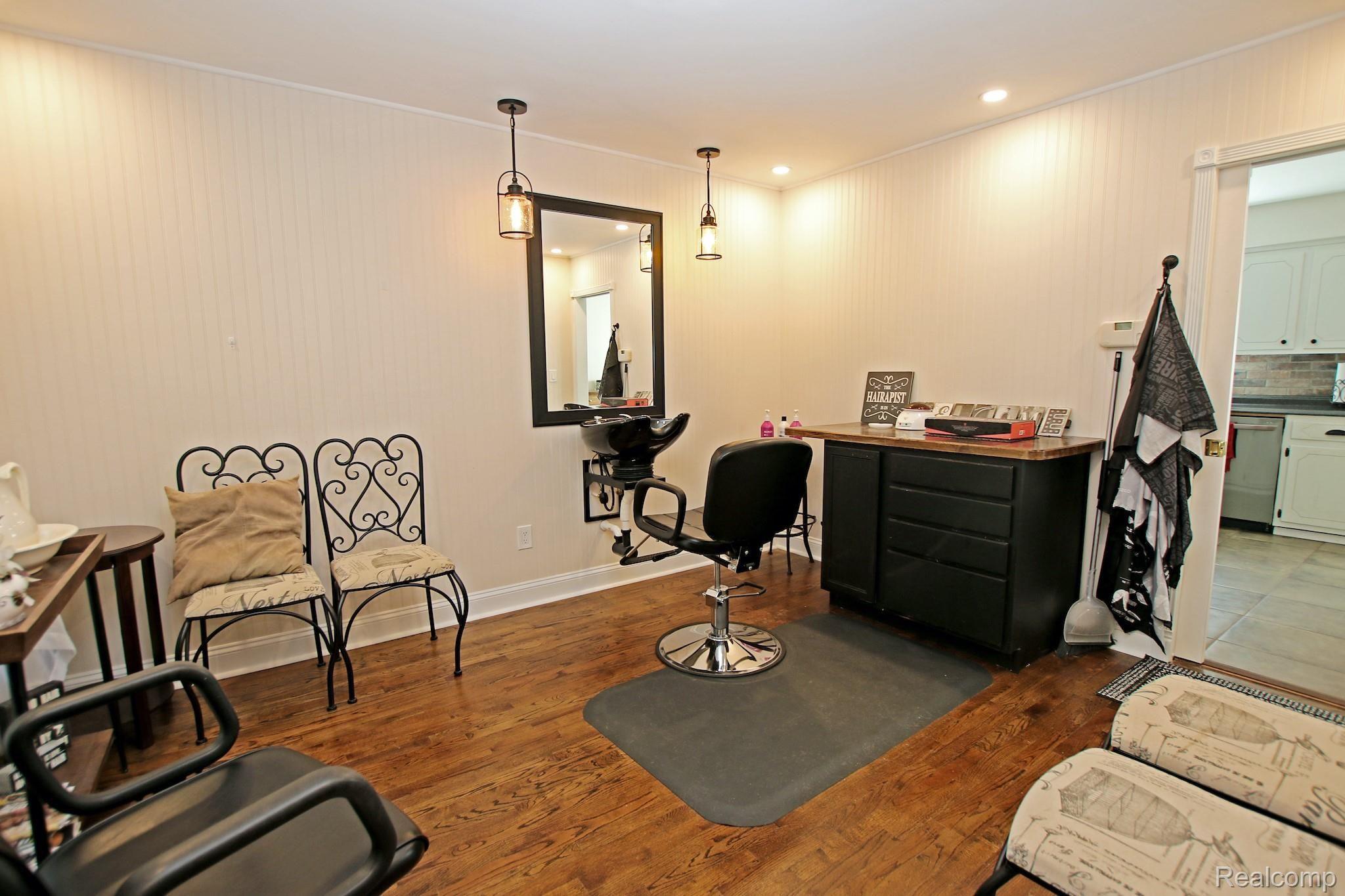 7) Front Left Room.jpg
