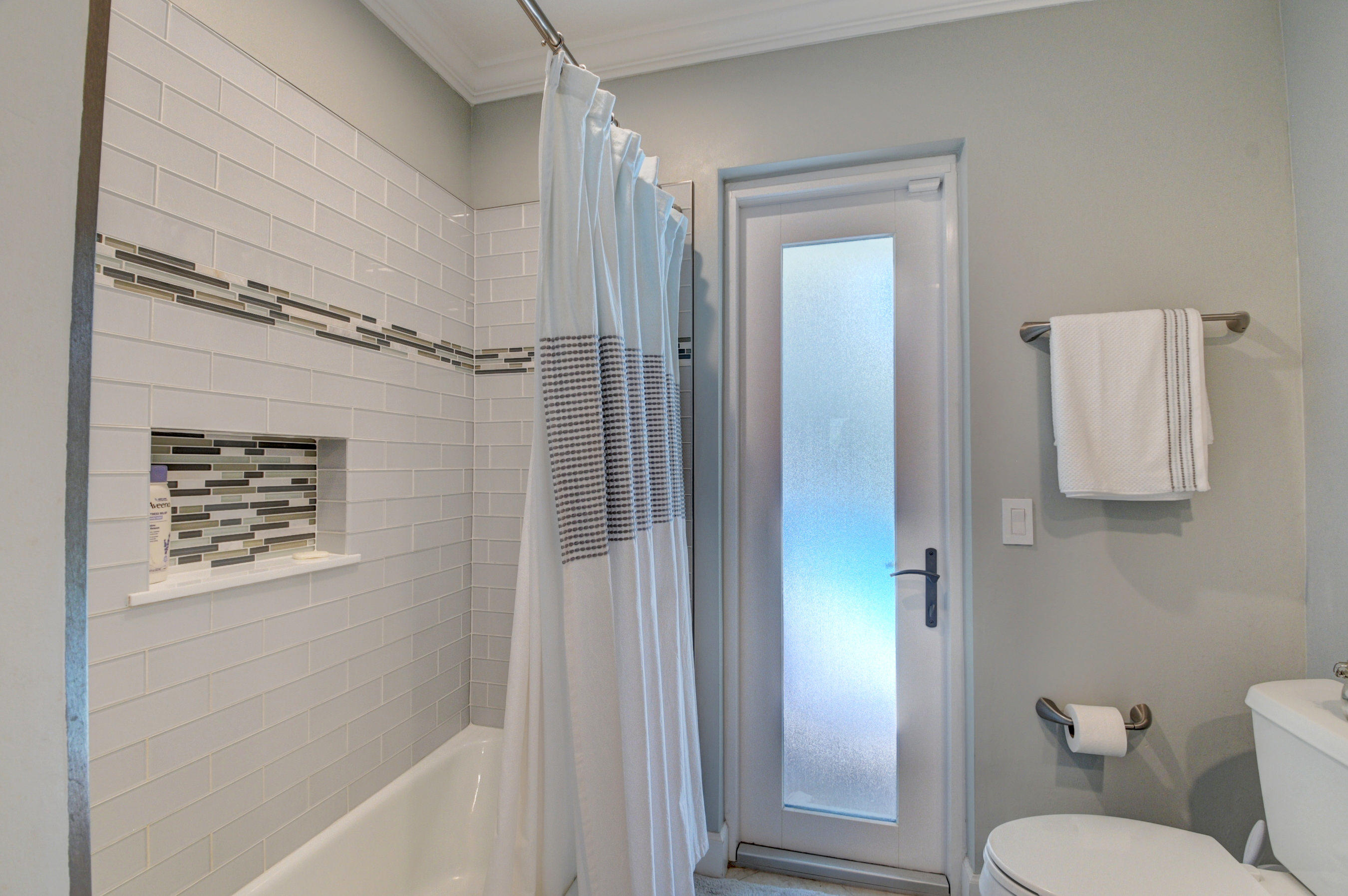 617 Northwest 10th Court Boca Raton, FL 33486 - Photo 27 of 54 2nd bathroom