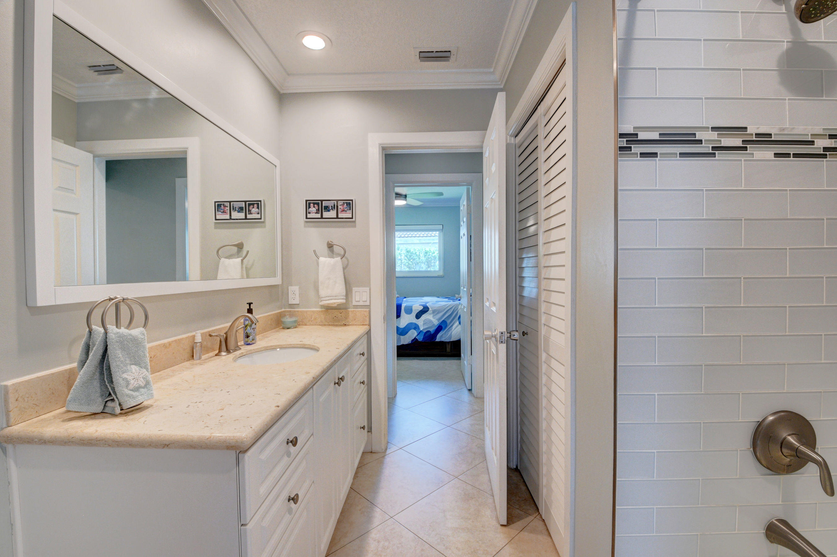617 Northwest 10th Court Boca Raton, FL 33486 - Photo 28 of 54 2nd bathroom