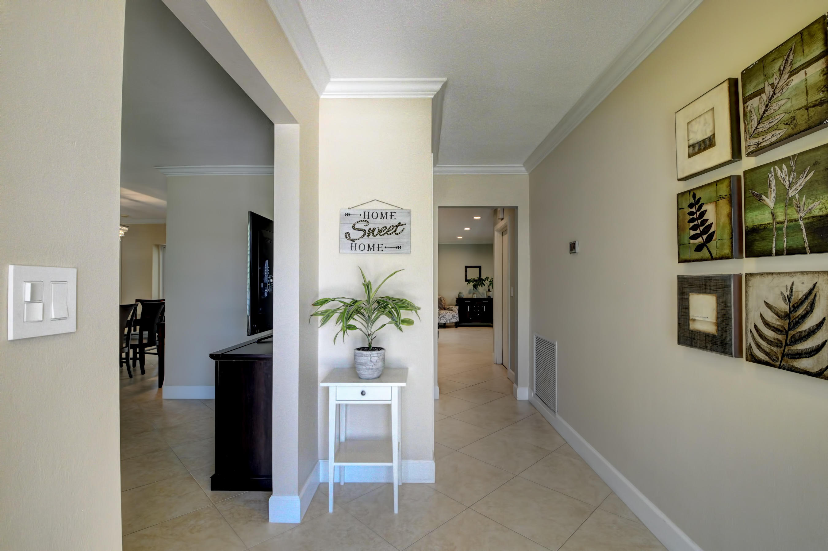617 Northwest 10th Court Boca Raton, FL 33486 - Photo 3 of 54 Foyer
