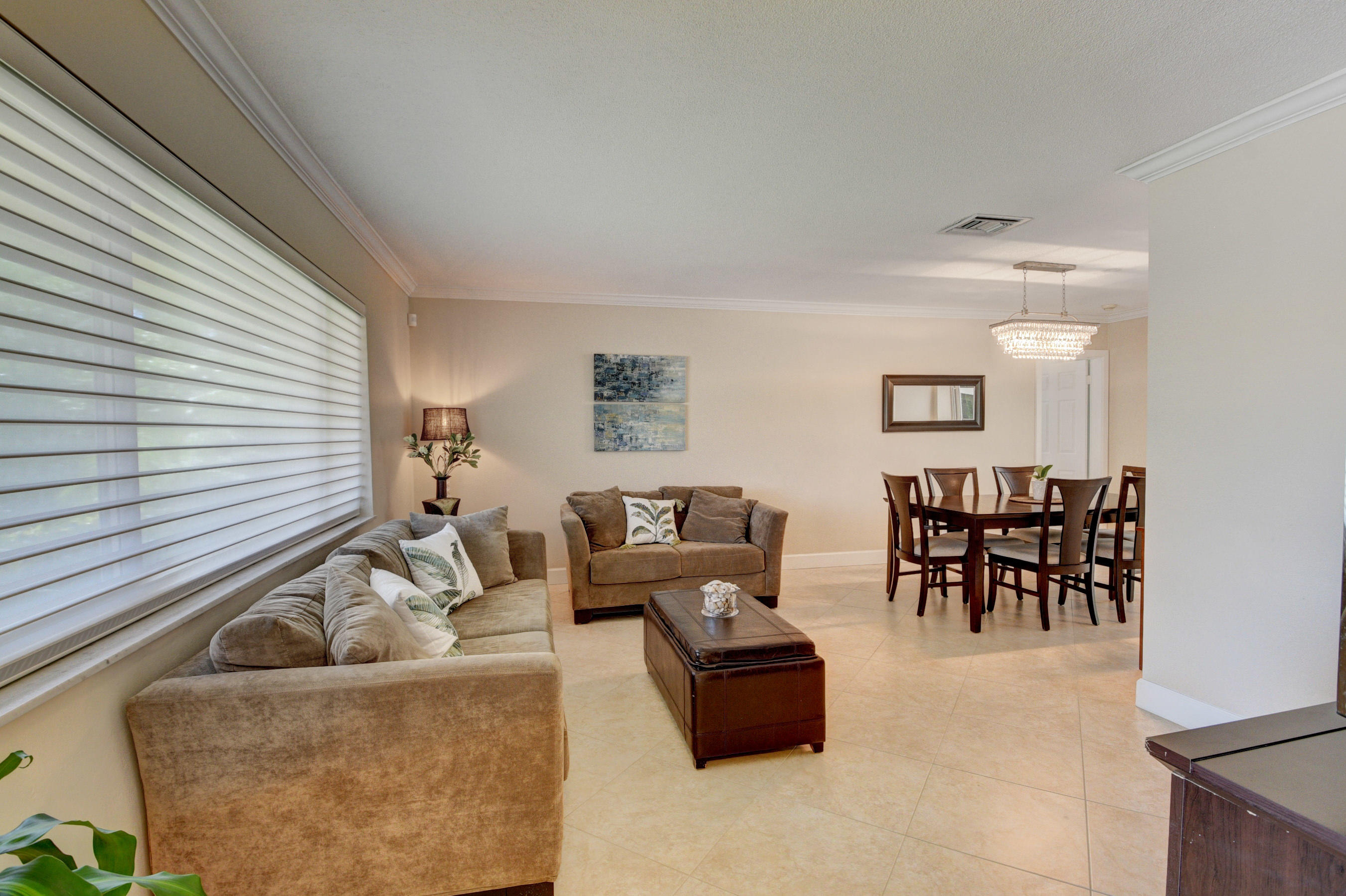 617 Northwest 10th Court Boca Raton, FL 33486 - Photo 5 of 54 Living Room