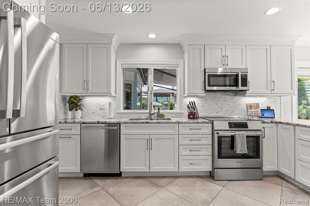 137 North Brady Road Dearborn, MI 48124 - Photo 17 of 72