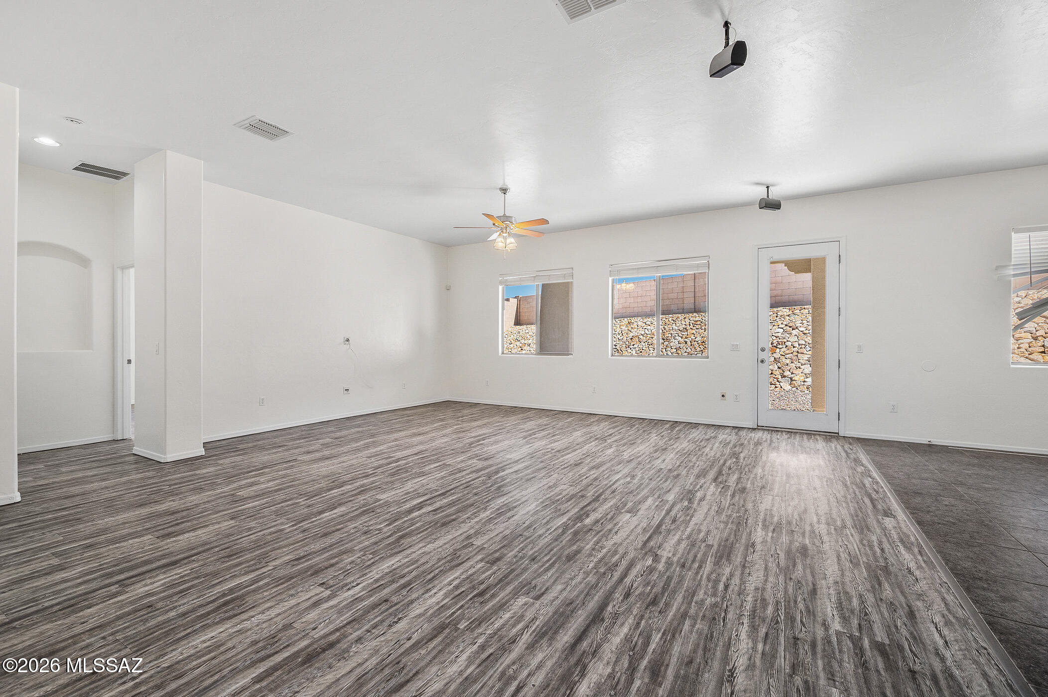 1053 South Seldon Place Vail, AZ 85641 - Photo 6 of 45 Living Area